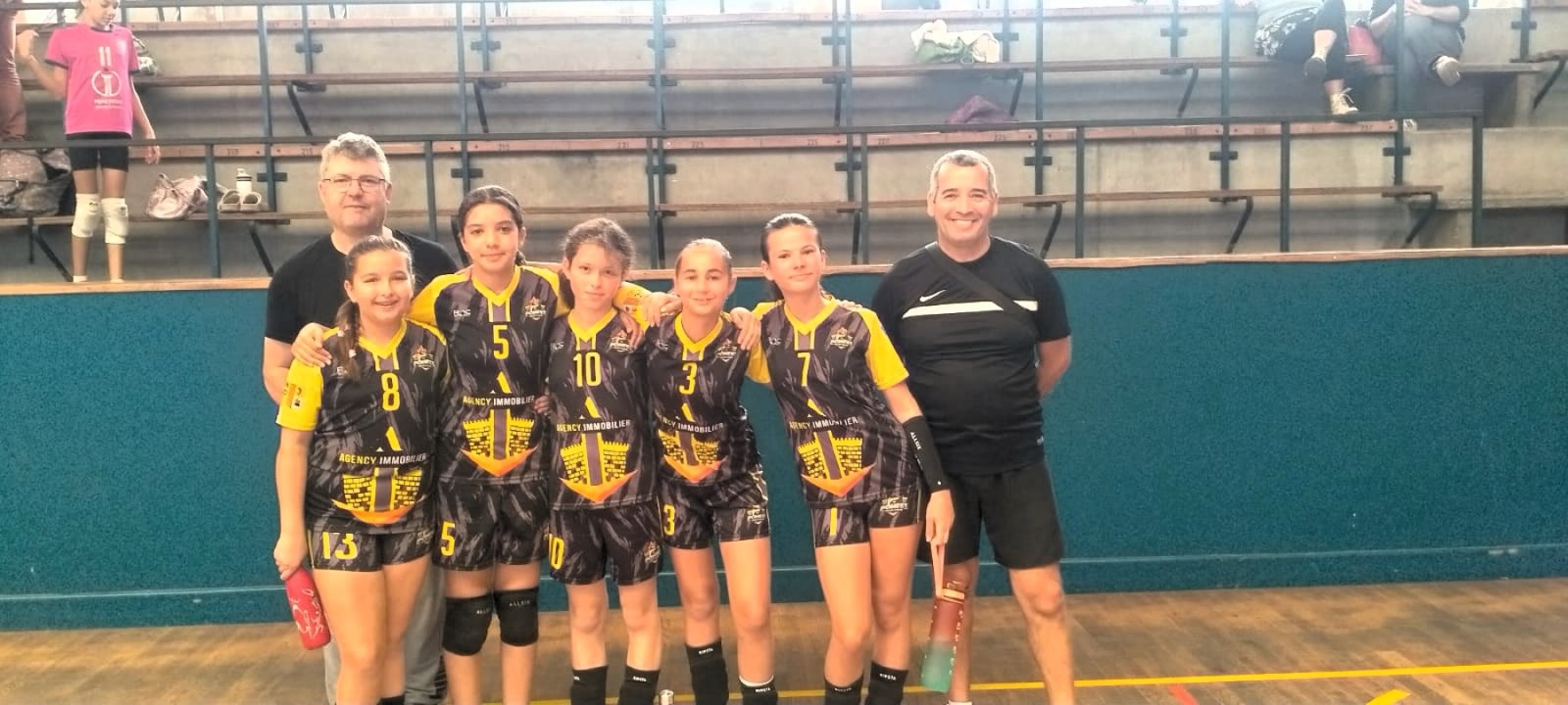 Photo de groupe des M13 féminines de l'USPVA