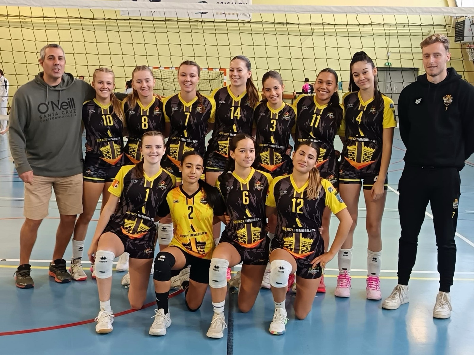 Photo de groupe des M18 féminines de l'USPVA