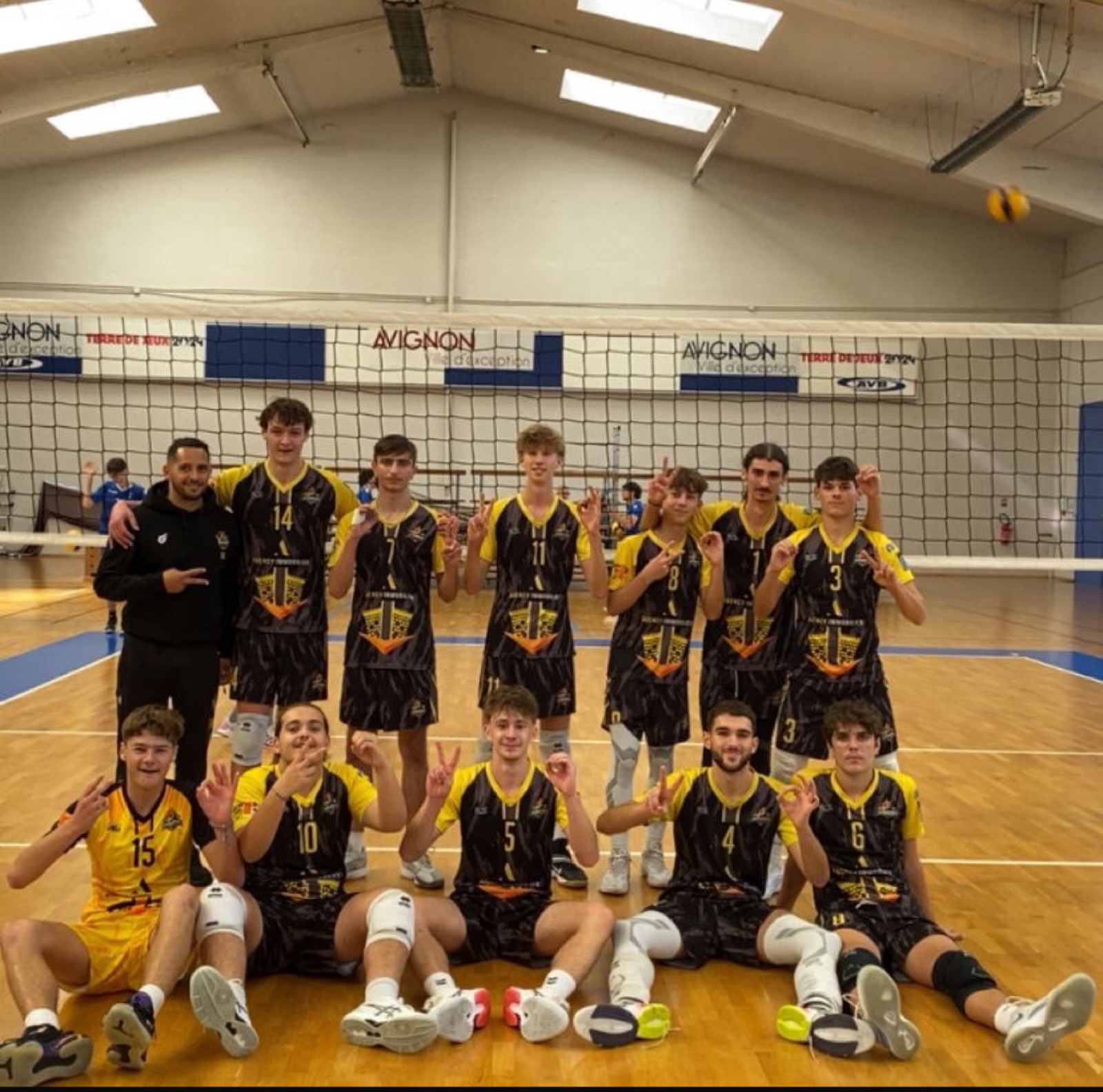 Photo de groupe des M18 masculins de l'USPVA